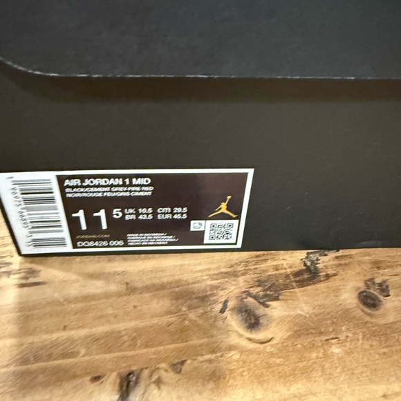 Jordan Men's Black, Gray, and Red Sneakers - Picture 2 of 6